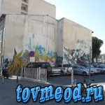 Много графити на стенах. Ларнака. Кипр.